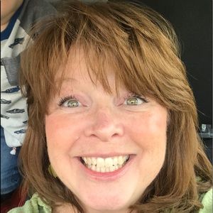 Meet your Posher, Lois